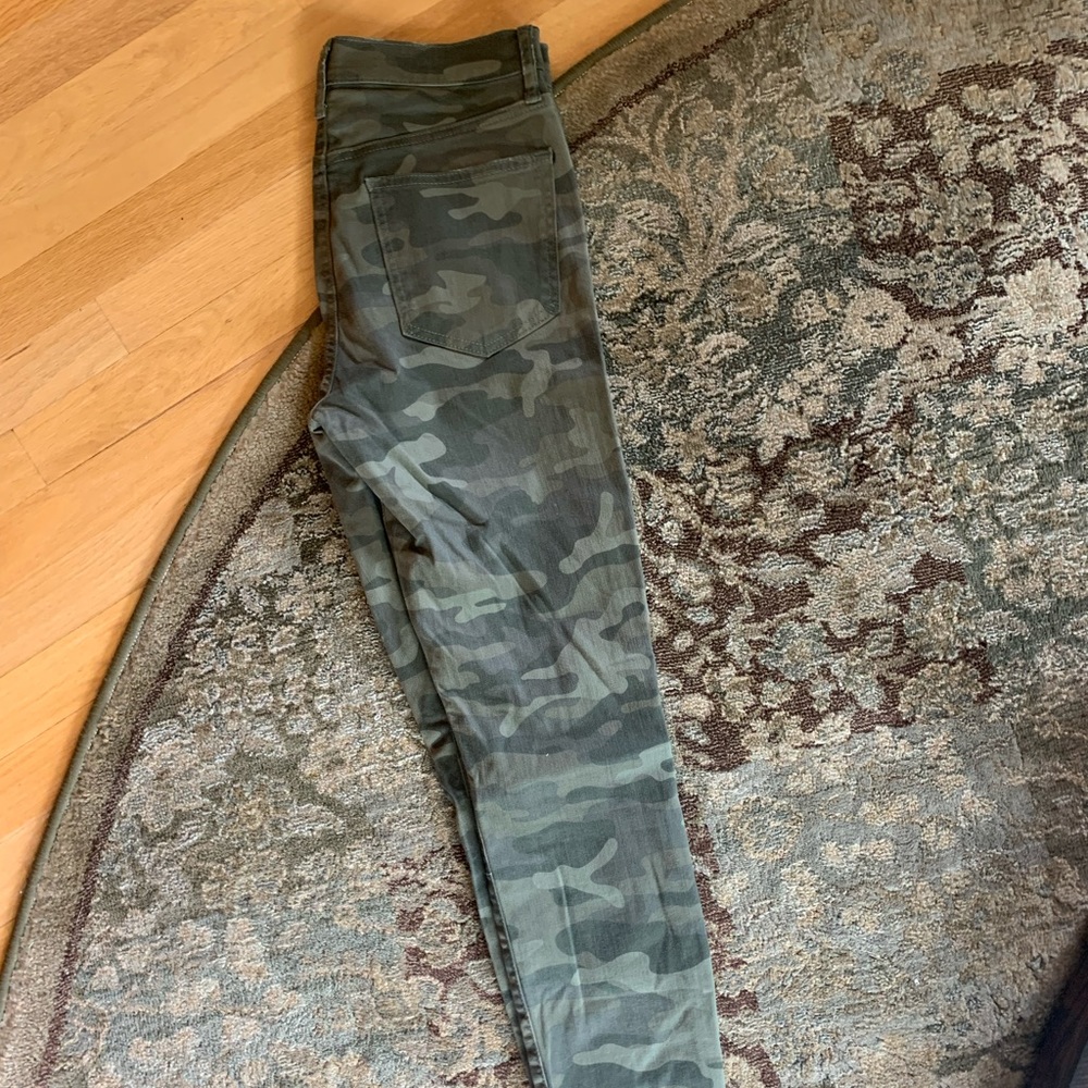 Camo skinny jeans GAP
